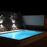 Private Oasis-villa Sandina Daire *