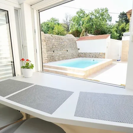 Private Oasis-villa Sandina Apartment