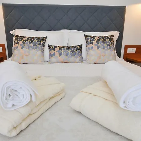Private Oasis-villa Sandina * Split
