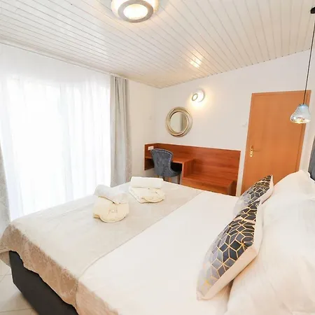 Private Oasis-villa Sandina Apartment