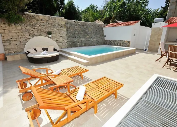 Private Oasis-villa Sandina Apartment *