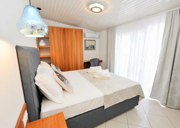 Private Oasis-villa Sandina * Split