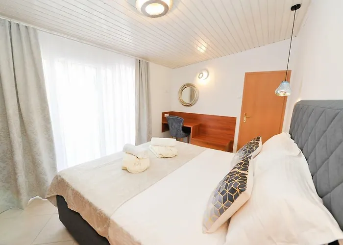 Private Oasis-villa Sandina Apartment