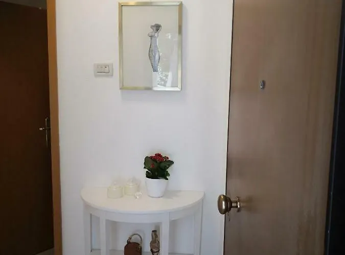 Private Oasis-villa Sandina Apartment Split