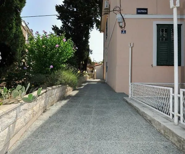 Private Oasis-villa Sandina *