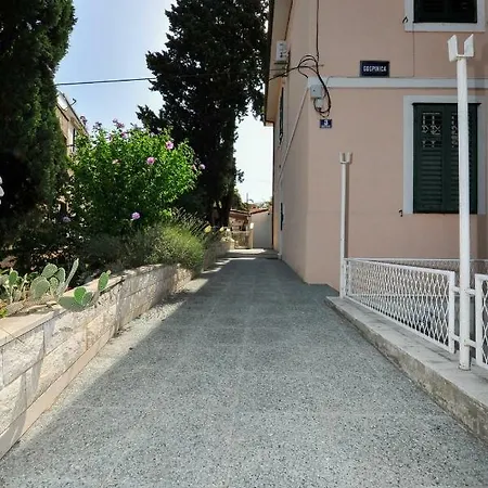 Private Oasis-villa Sandina *